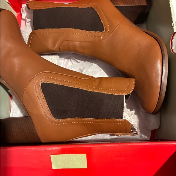 New Authentic Ted Baker London Boots (11) Tan Leather Heeled Chelsea bootie NWT - Picture 4 of 4